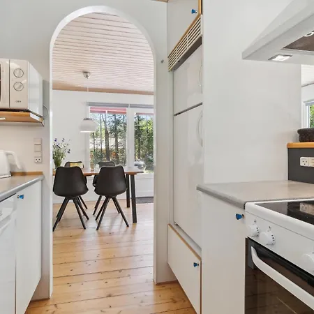 In Aakirkeby With Wifi Holiday home *