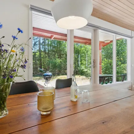 In Aakirkeby With Wifi Holiday home Vester Somarken
